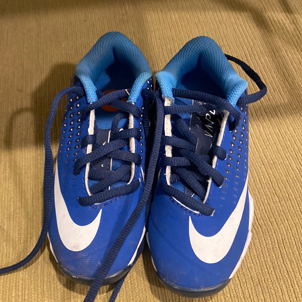 Nike kids vapor cleats size 11